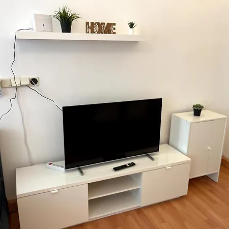 Cozy Two-Bedroom Apartment Near Metro Wien Exterior foto