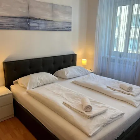 Cozy Two-Bedroom Apartment Near Metro Wien Exterior foto