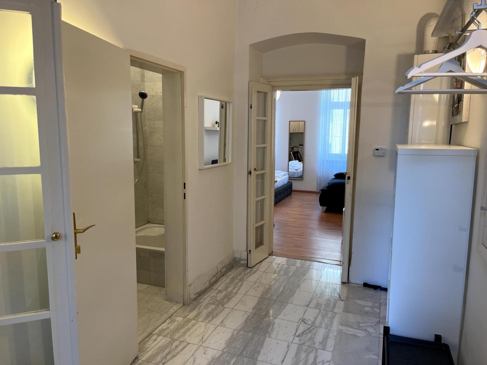 Apartment Cozy Two-bedroom Near Metro *