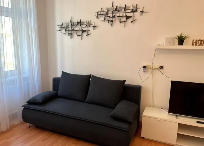 Cozy Two-Bedroom Apartment Near Metro