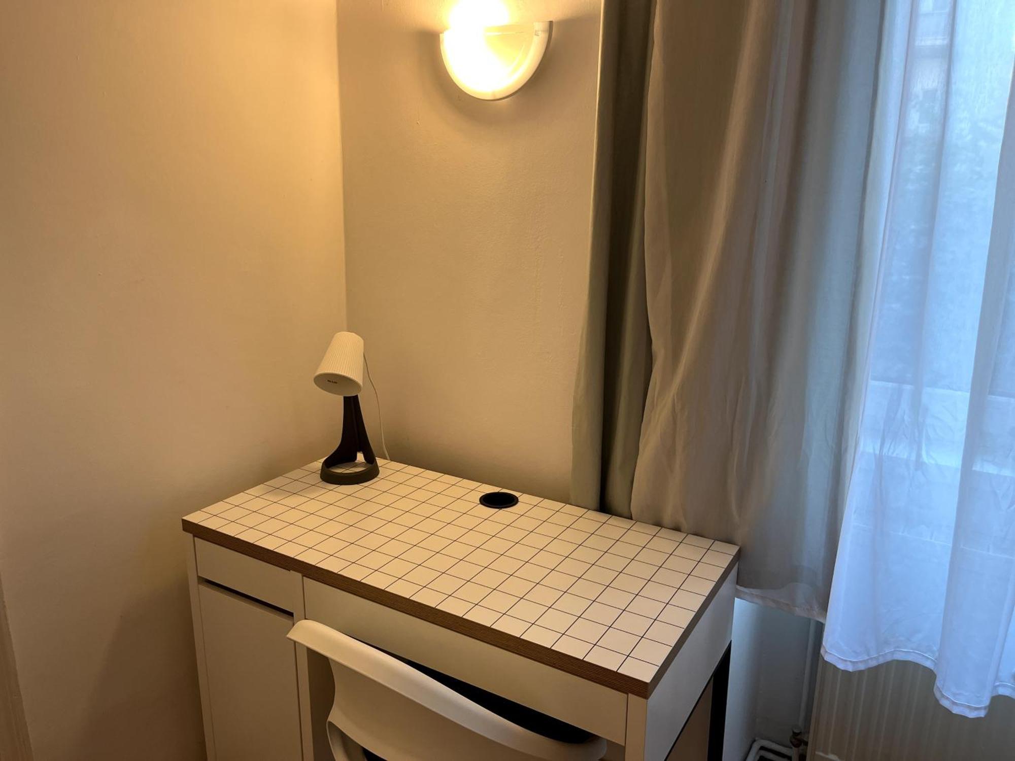 Cozy Two-bedroom Near Metro Apartment Wien