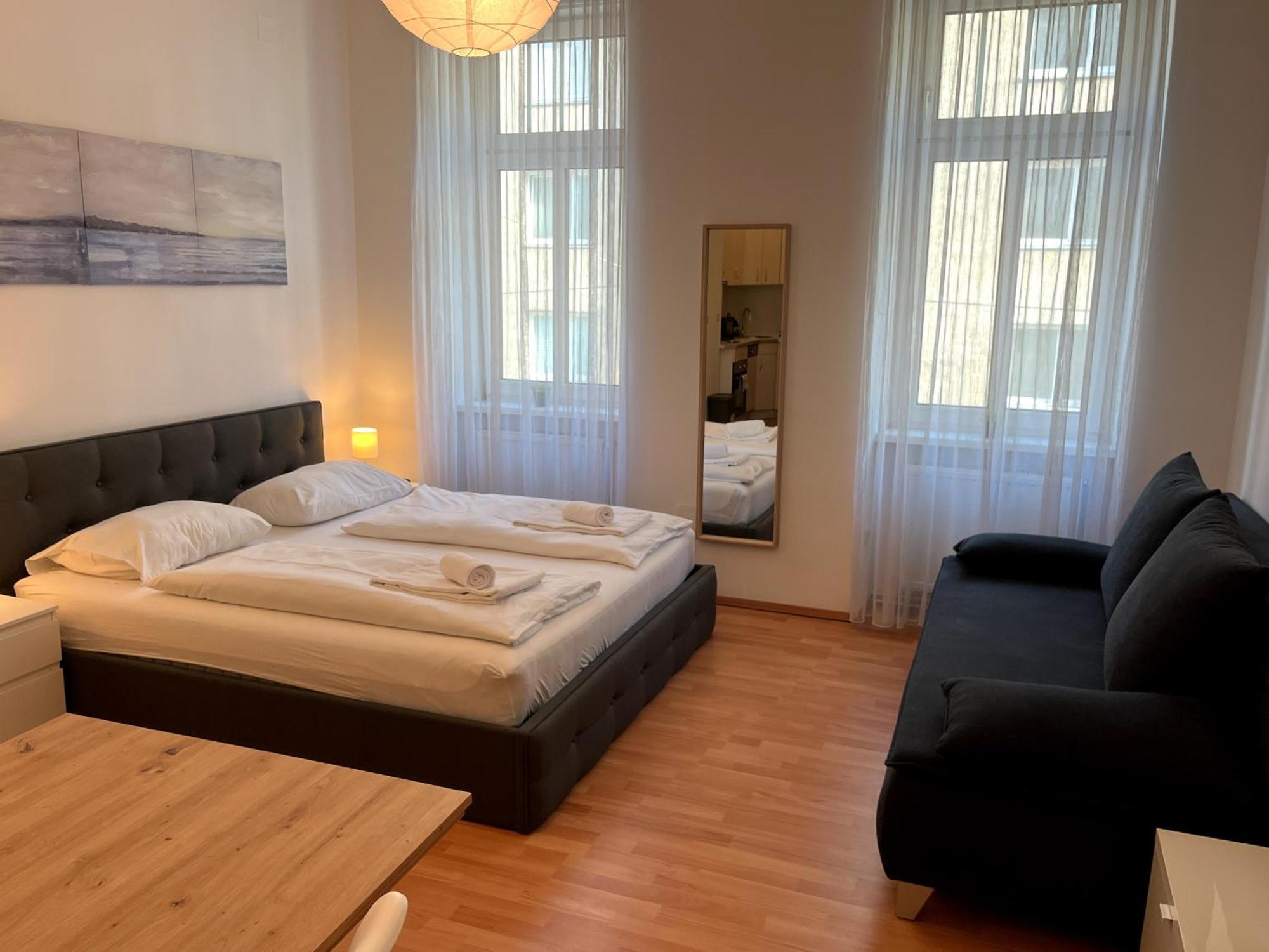 Cozy Two-bedroom Near Metro Apartment Wien